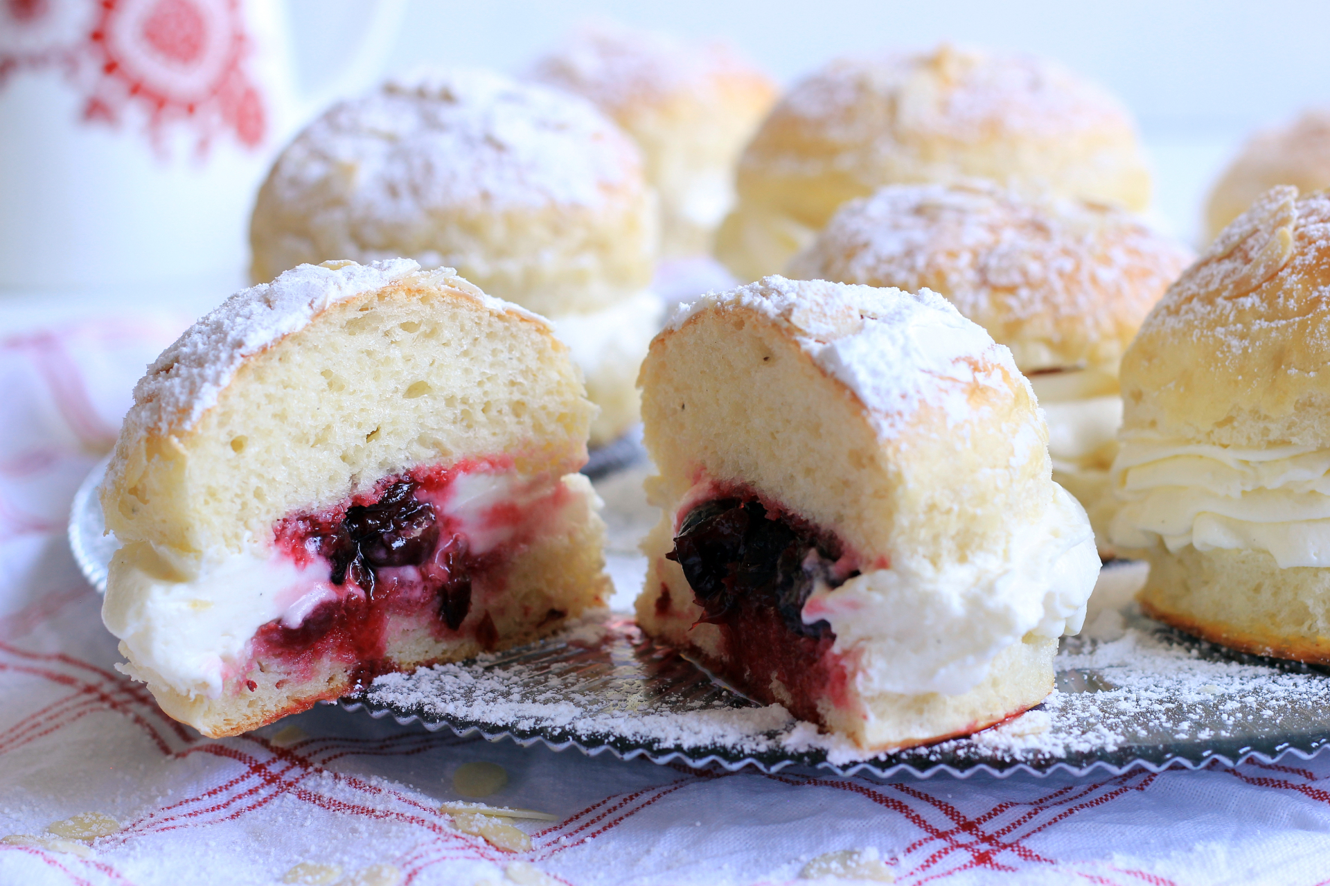 Laskiaispulla · Shrove Tuesday Bun